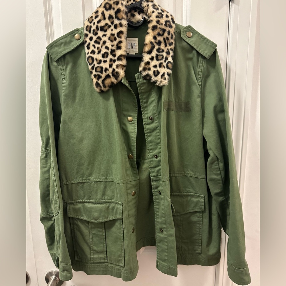 GAP Women's Utility Jacket with Leopard Print Collar